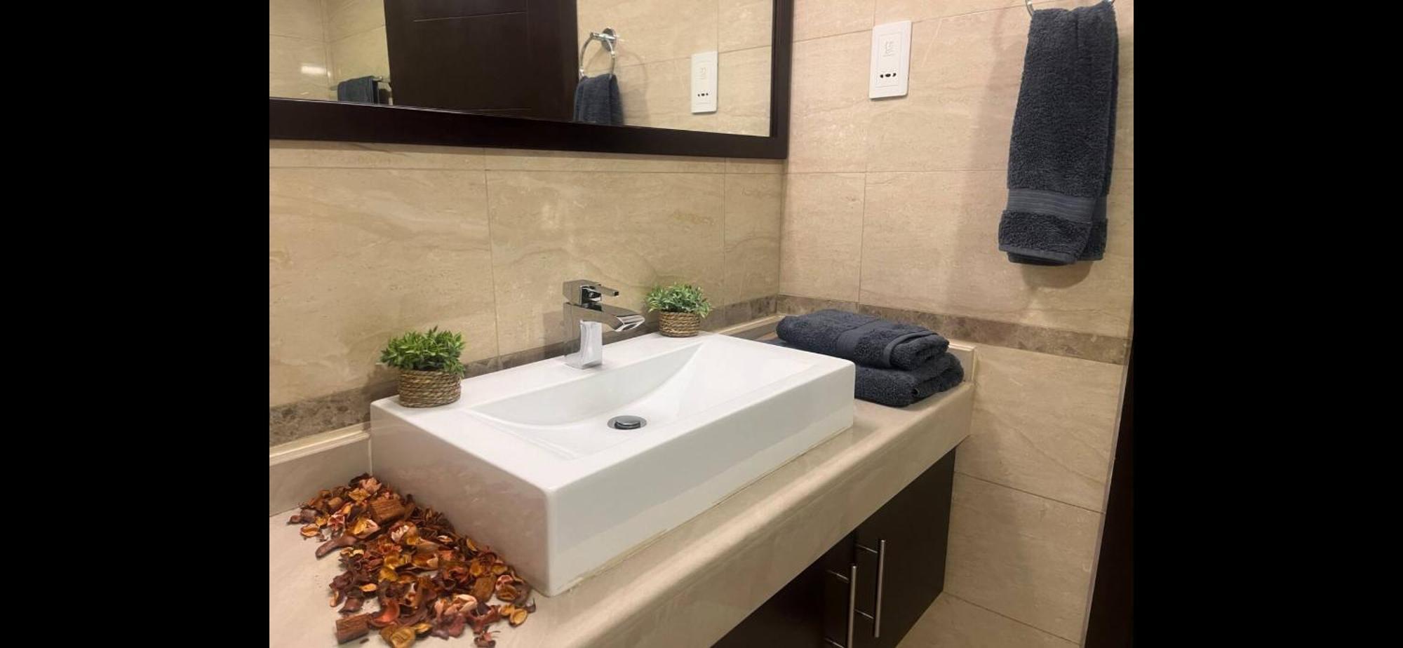 Luxurious Cozy With Pool Access *